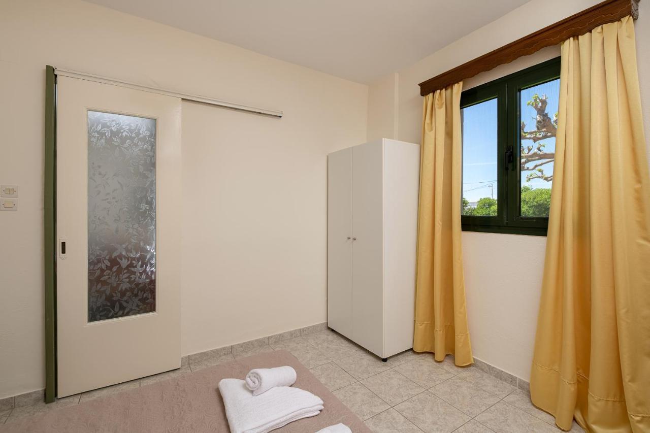 Willa Petrakis Afrathias Garden House Kalamaki  Zewnętrze zdjęcie